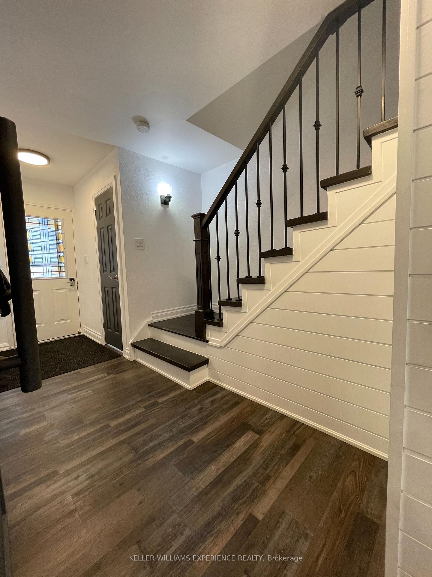 Photo 11 of Unit 28, 2 Bernick Drive, Barrie, 400 North — HOMEH