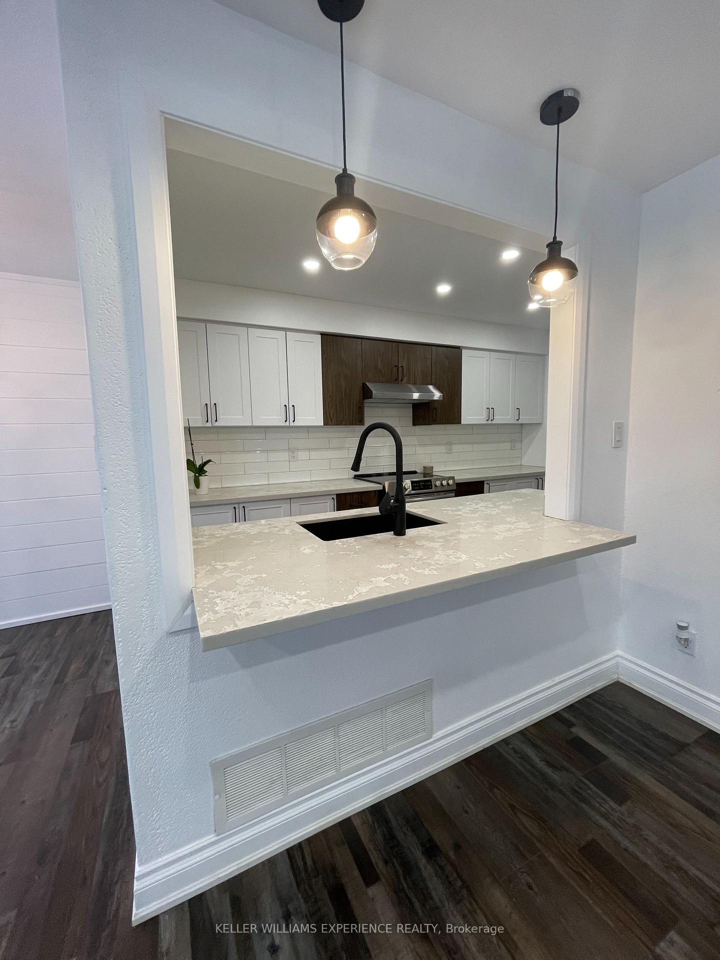 Photo 9 of Unit 28, 2 Bernick Drive, Barrie, 400 North — HOMEH