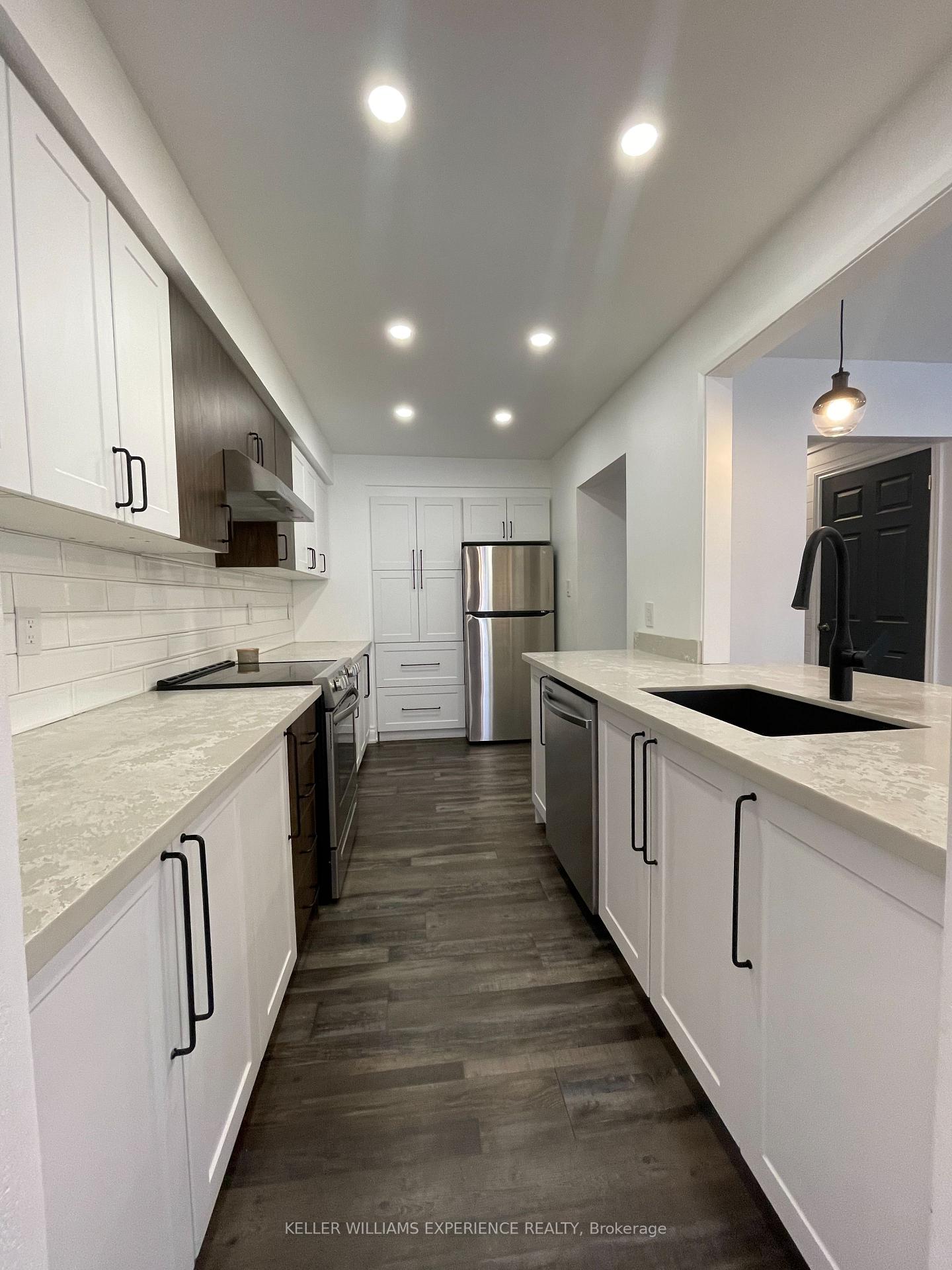 Photo 20 of Unit 28, 2 Bernick Drive, Barrie, 400 North — HOMEH