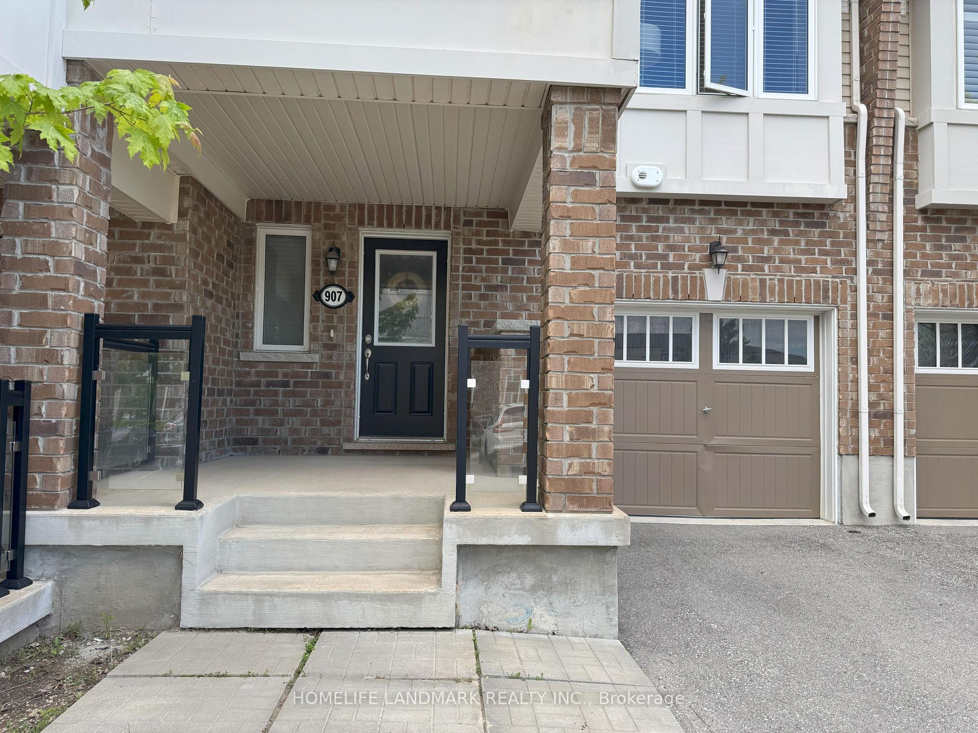 Photo 5 of 907 Apple Hill Lane, Kitchener — HOMEH