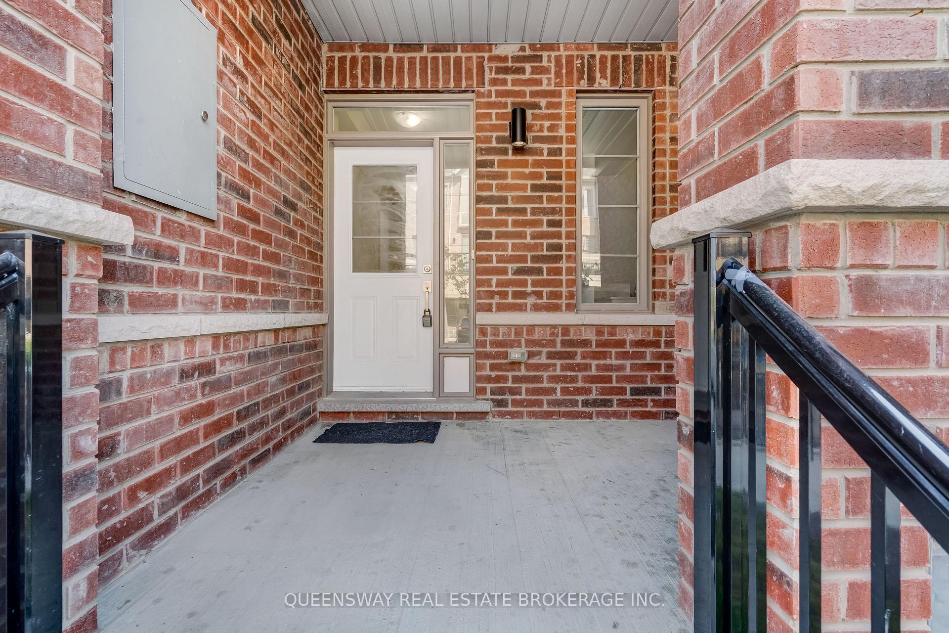 Photo 3 of 71 Waterside Way, Whitby, Port Whitby — HOMEH
