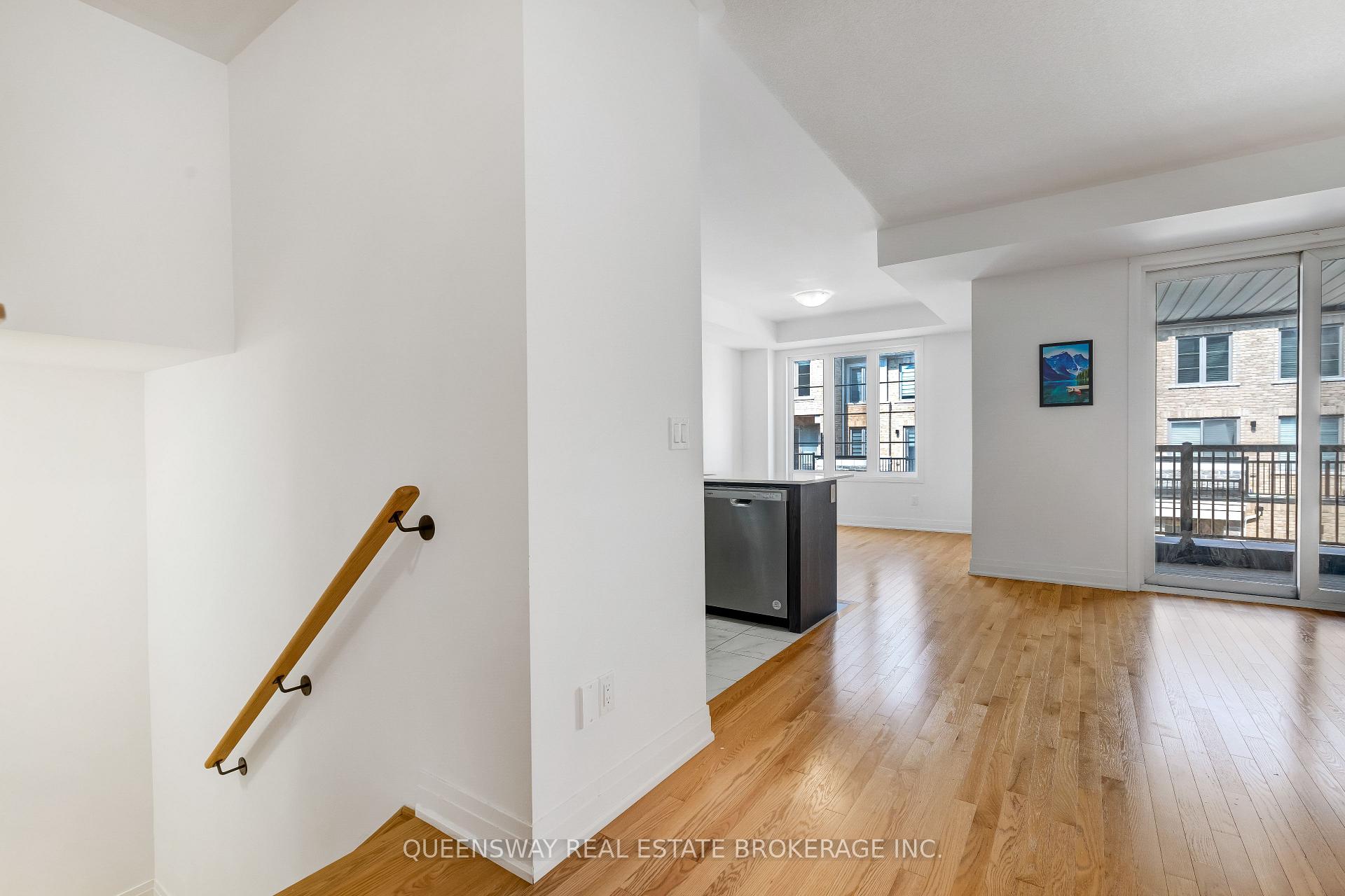Photo 4 of 71 Waterside Way, Whitby, Port Whitby — HOMEH
