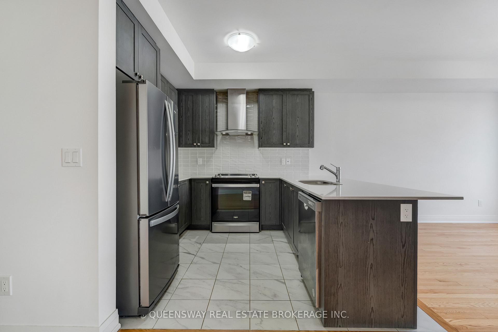 Photo 15 of 71 Waterside Way, Whitby, Port Whitby — HOMEH