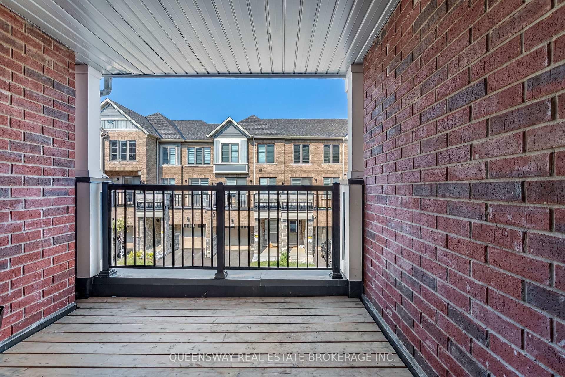 Photo 23 of 71 Waterside Way, Whitby, Port Whitby — HOMEH