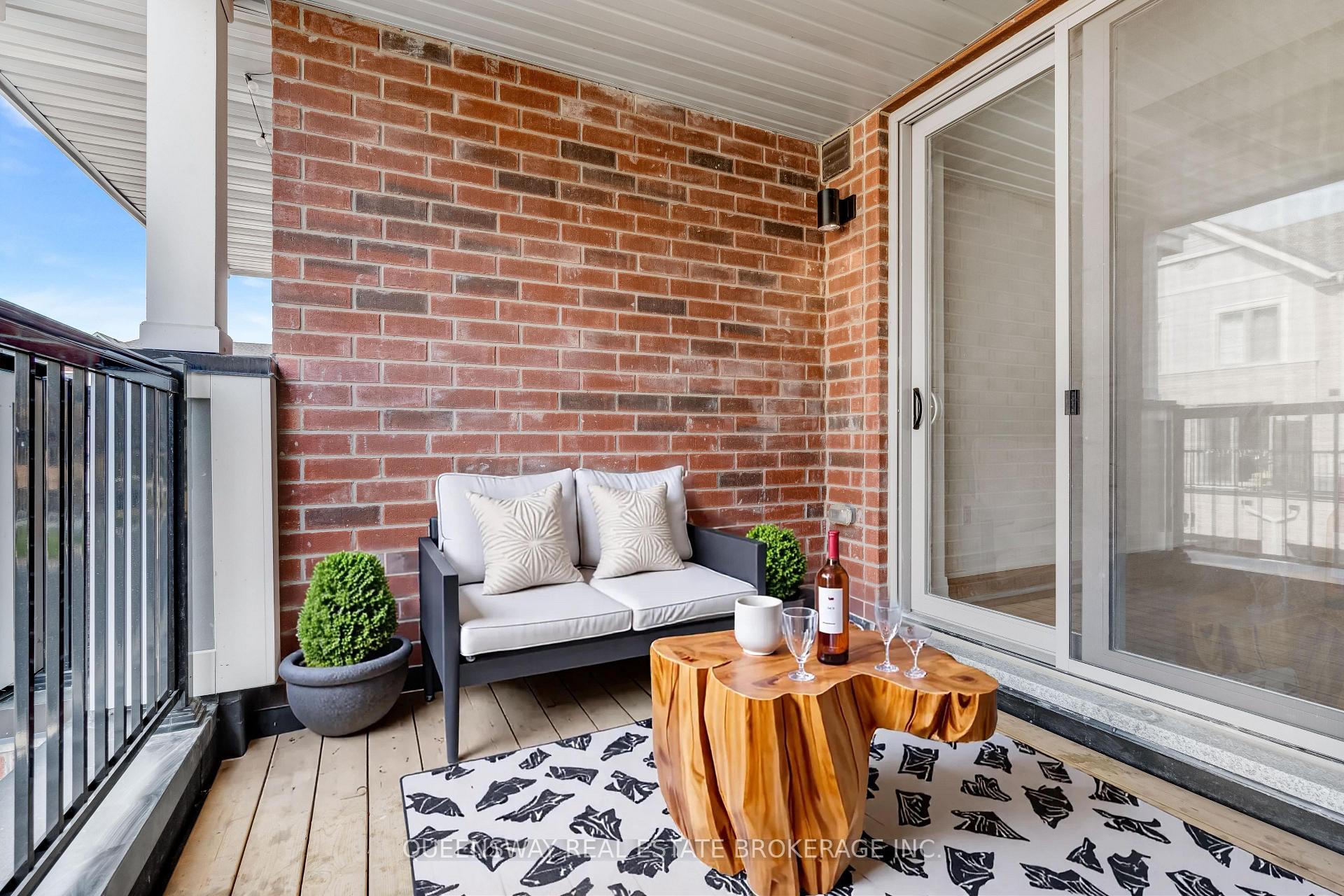 Photo 8 of 71 Waterside Way, Whitby, Port Whitby — HOMEH