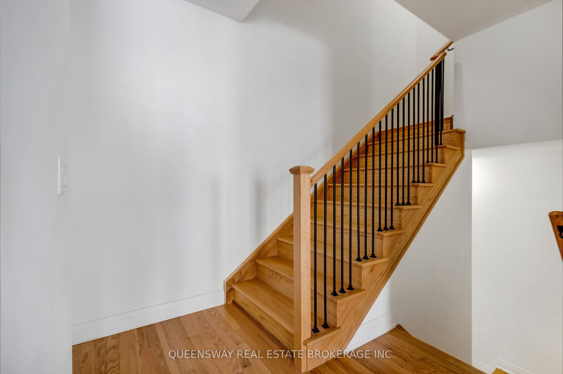 Photo 21 of 71 Waterside Way, Whitby, Port Whitby — HOMEH