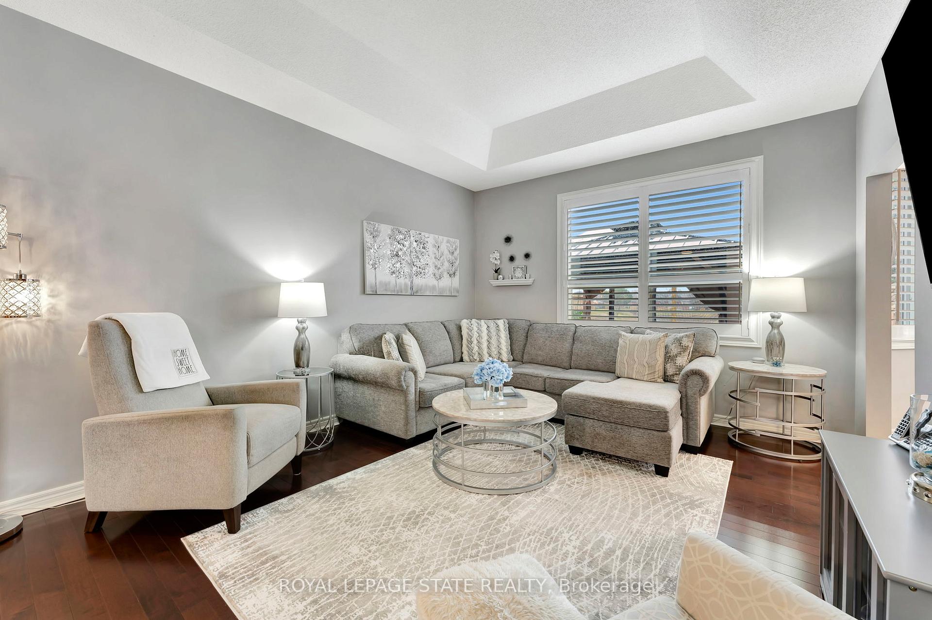 Photo 3 of 19 Critzia Drive, Hamilton, Rural Glanbrook — HOMEH