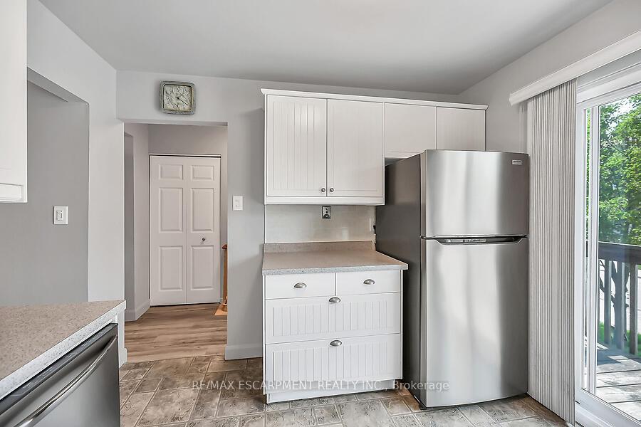 Photo 8 of Unit 47, 1115 Paramount Drive, Hamilton, Stoney Creek — HOMEH