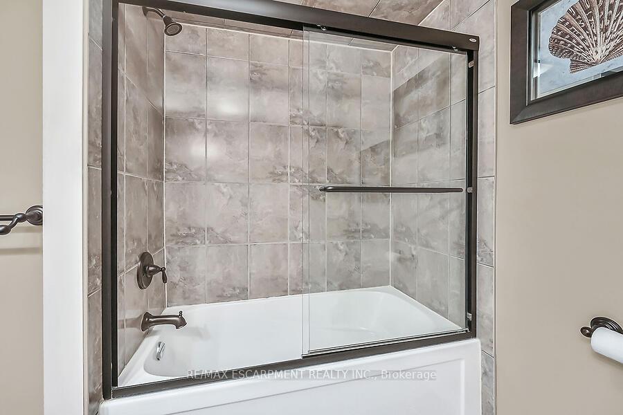 Photo 10 of Unit 47, 1115 Paramount Drive, Hamilton, Stoney Creek — HOMEH