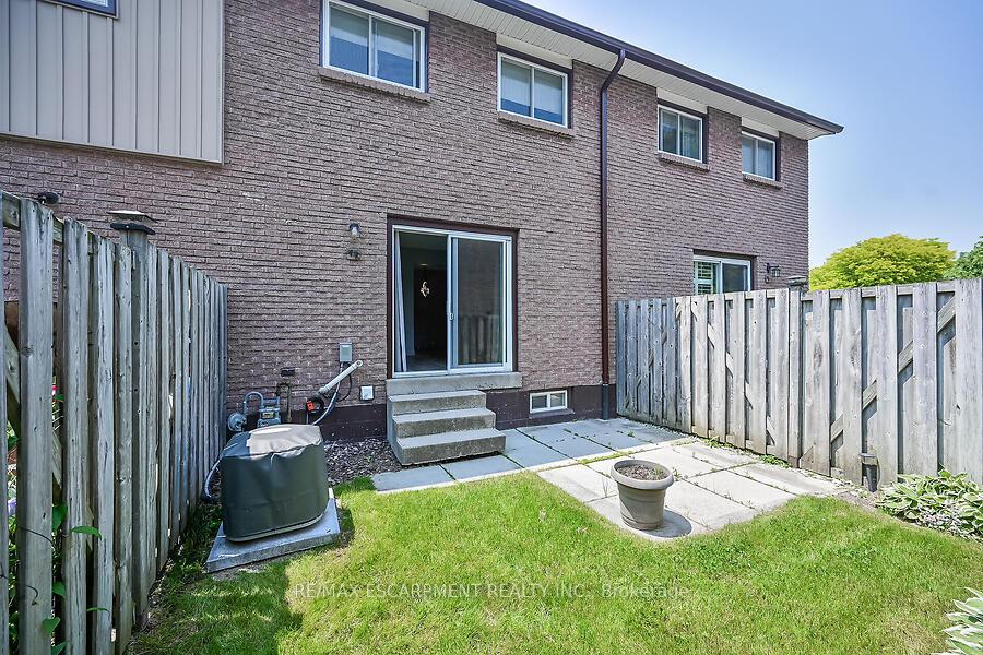 Photo 16 of Unit 47, 1115 Paramount Drive, Hamilton, Stoney Creek — HOMEH