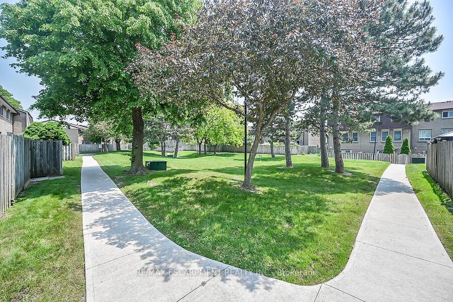 Photo 20 of Unit 47, 1115 Paramount Drive, Hamilton, Stoney Creek — HOMEH
