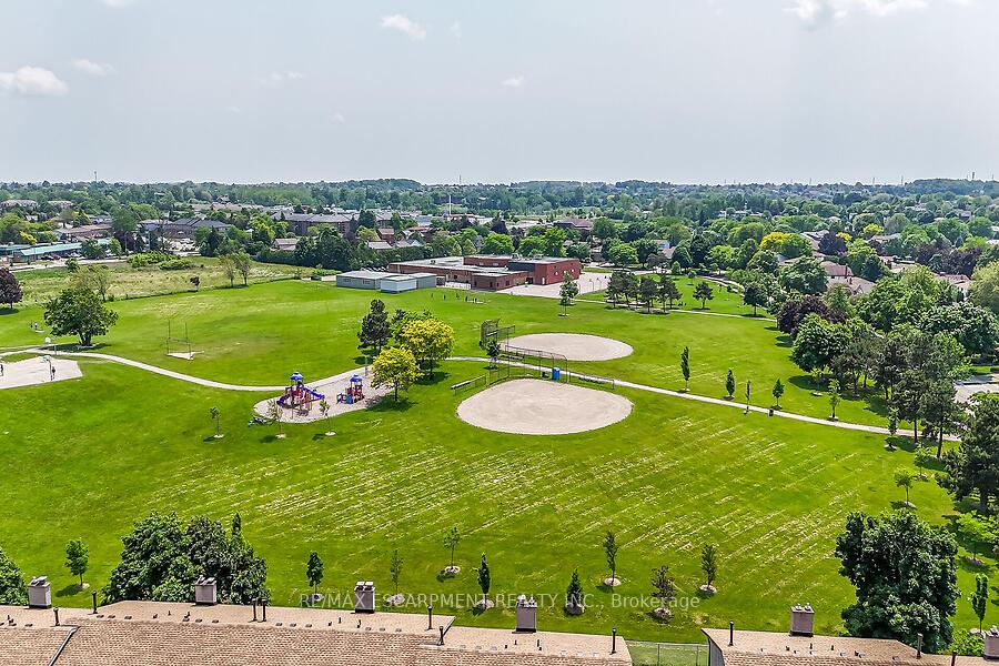 Photo 25 of Unit 47, 1115 Paramount Drive, Hamilton, Stoney Creek — HOMEH