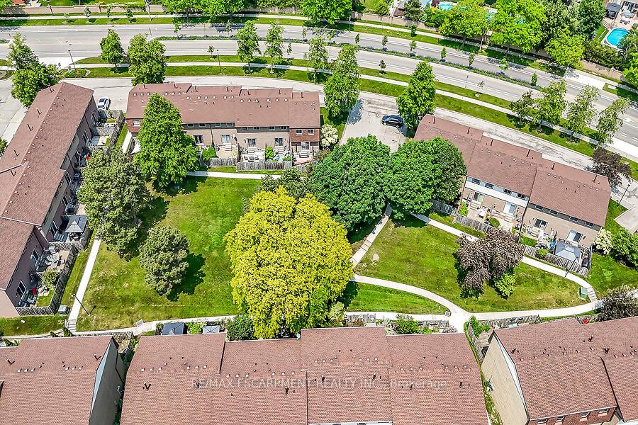 Photo 18 of Unit 47, 1115 Paramount Drive, Hamilton, Stoney Creek — HOMEH