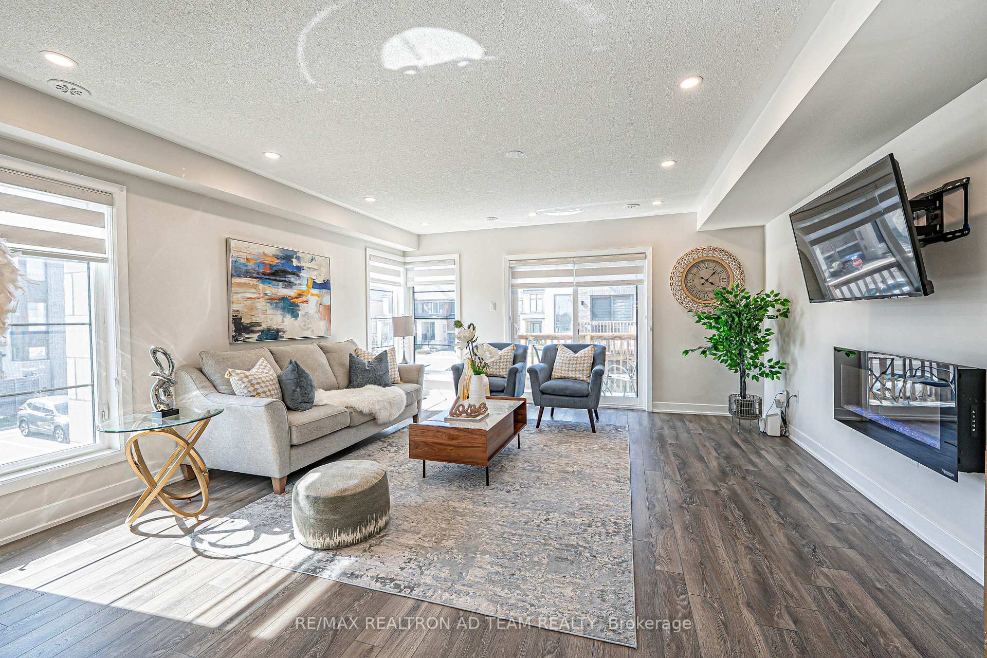 Photo 5 of 54 Shawfield Way, Whitby, Pringle Creek — HOMEH