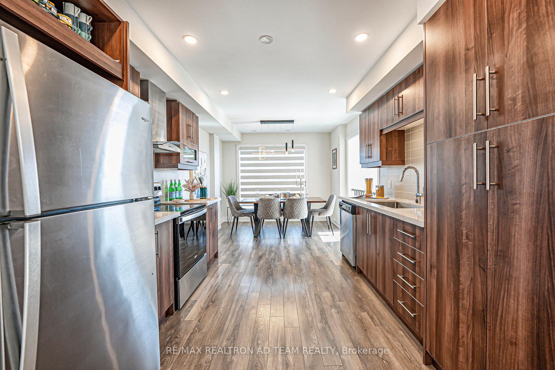 Photo 9 of 54 Shawfield Way, Whitby, Pringle Creek — HOMEH