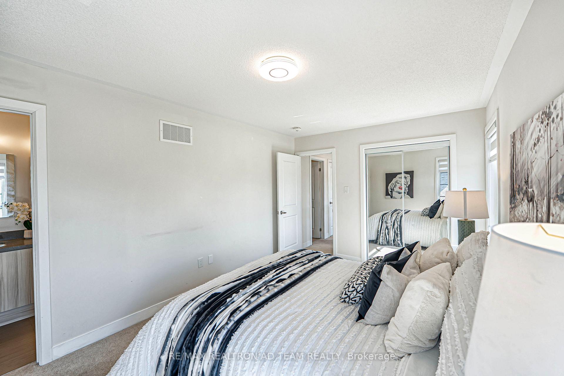 Photo 14 of 54 Shawfield Way, Whitby, Pringle Creek — HOMEH
