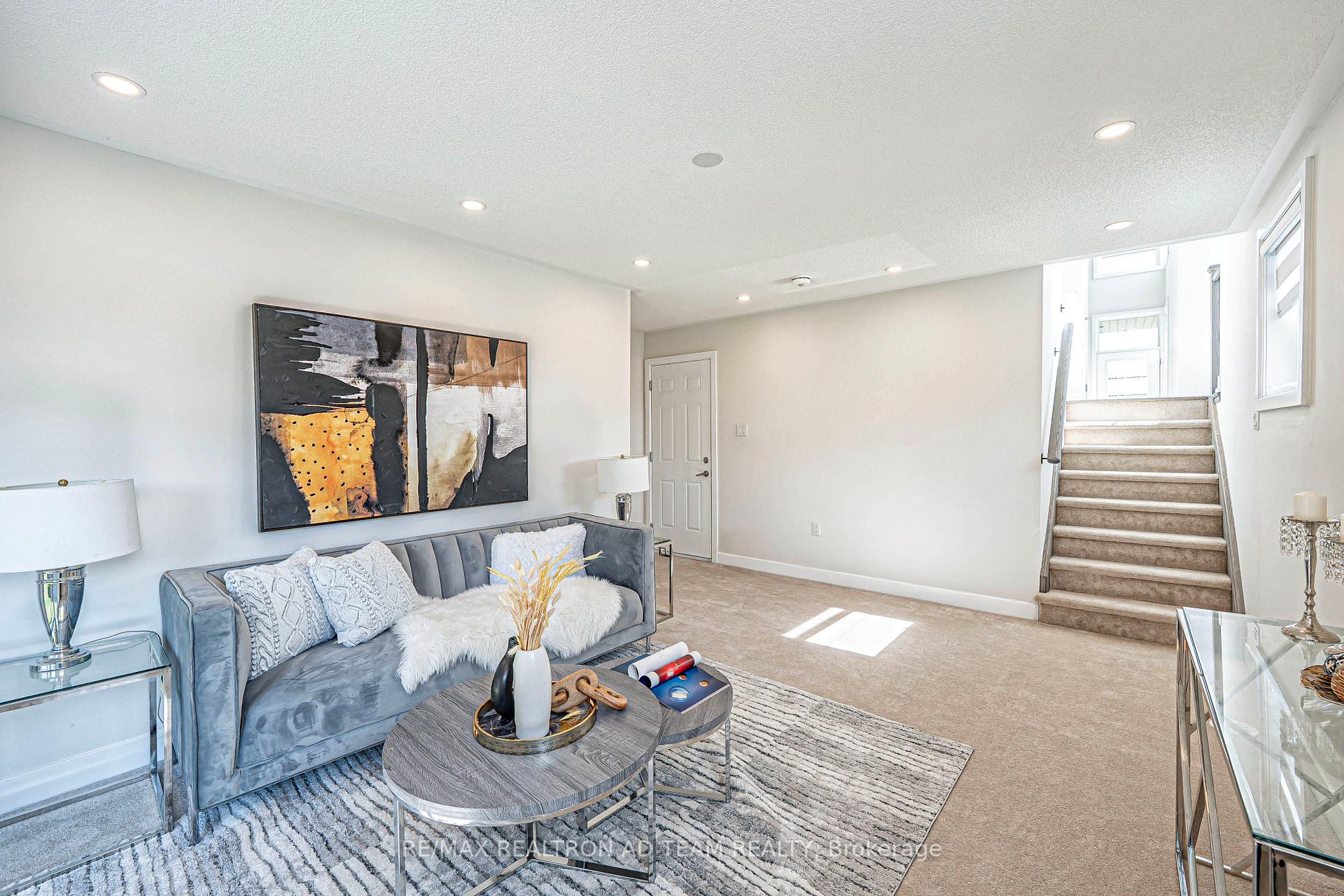 Photo 19 of 54 Shawfield Way, Whitby, Pringle Creek — HOMEH