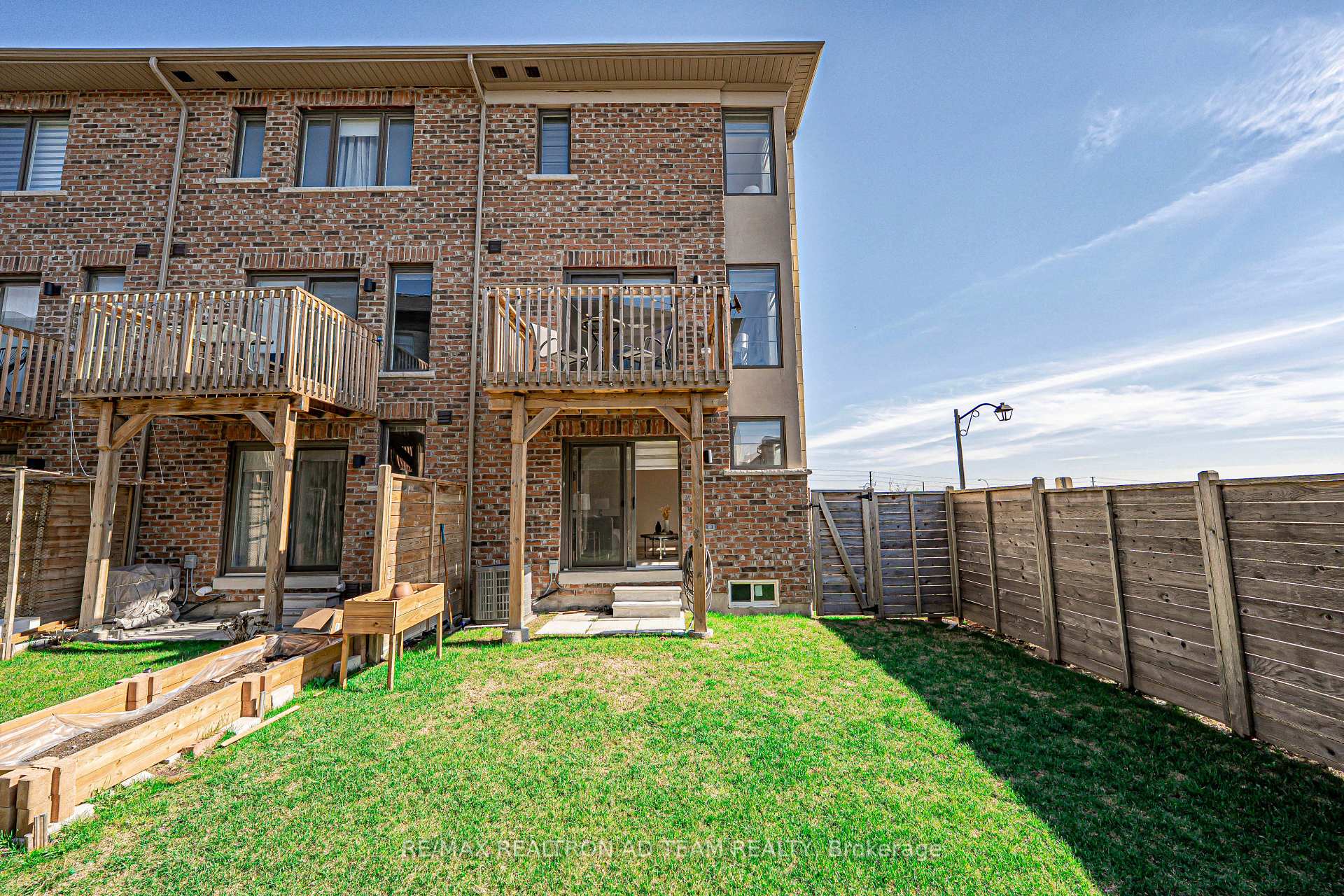 Photo 24 of 54 Shawfield Way, Whitby, Pringle Creek — HOMEH