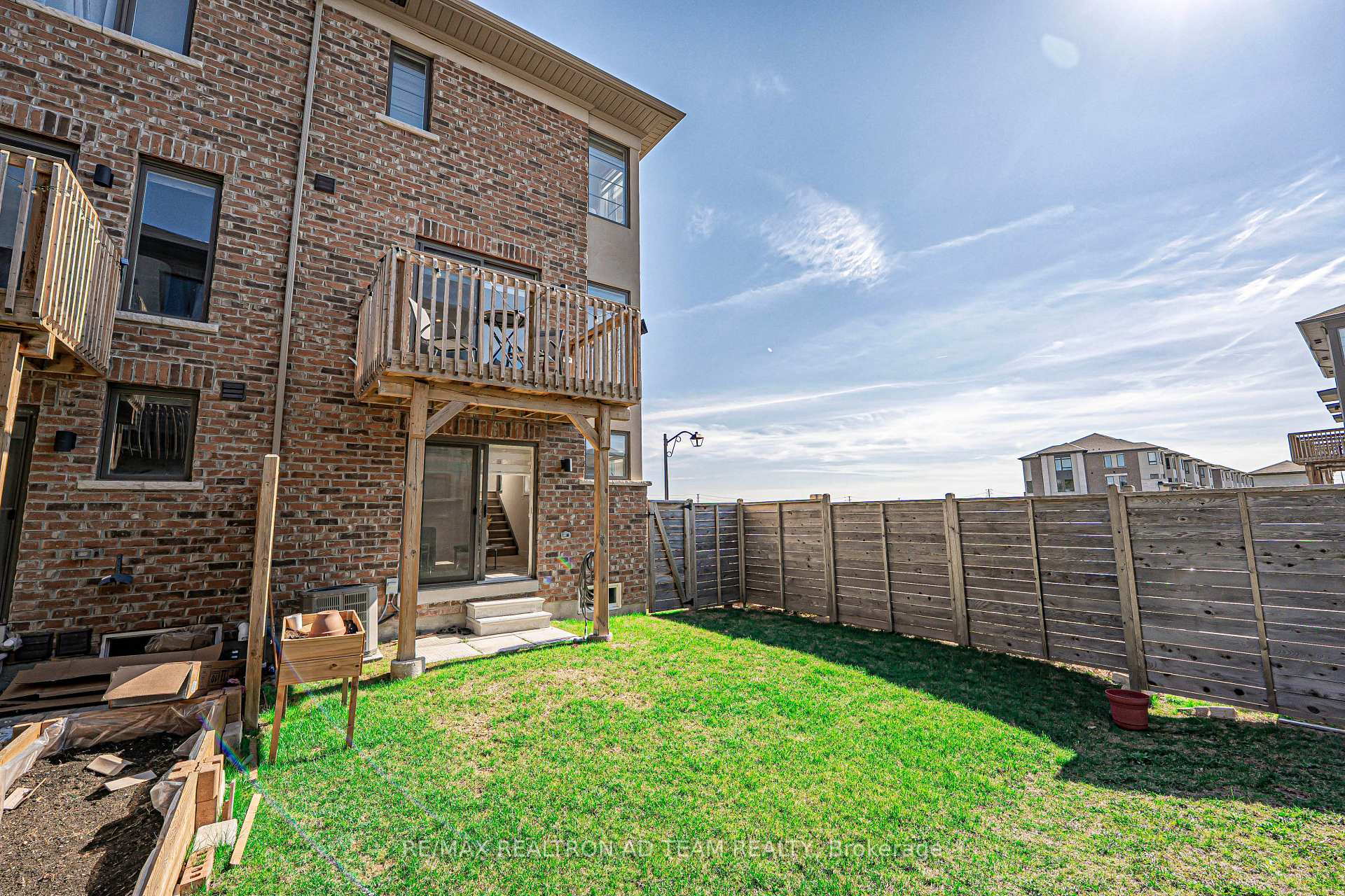 Photo 26 of 54 Shawfield Way, Whitby, Pringle Creek — HOMEH