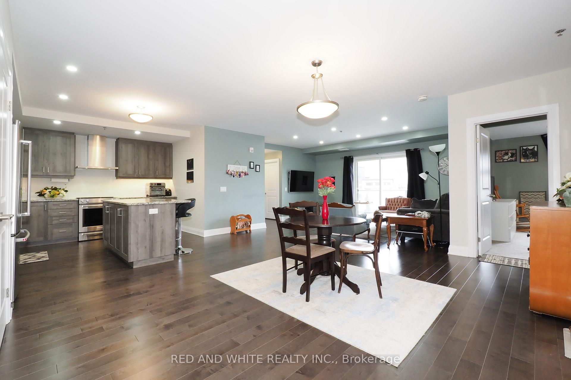 Photo 7 of Unit 101, 245 Grey Silo Road, Waterloo — HOMEH