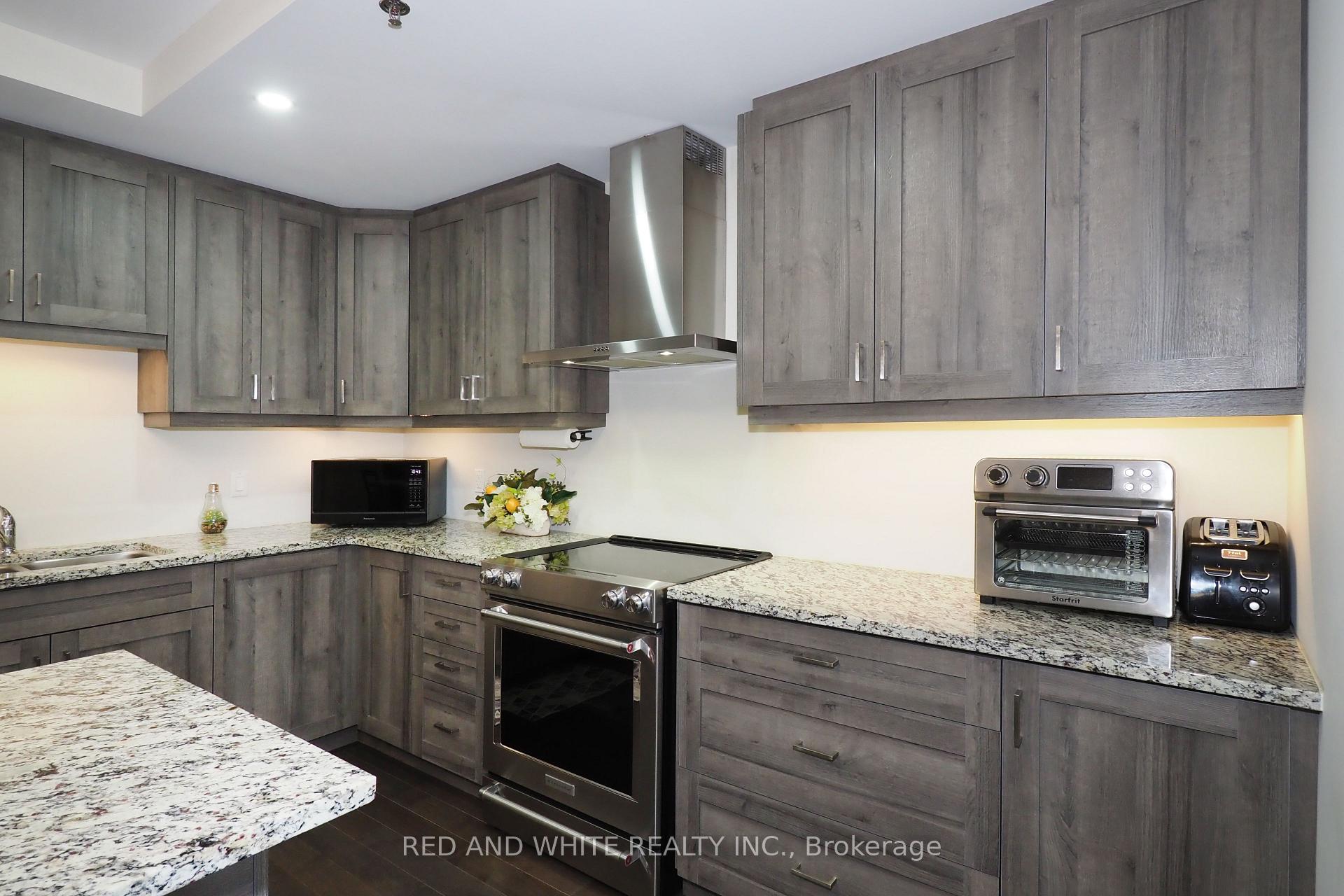 Photo 11 of Unit 101, 245 Grey Silo Road, Waterloo — HOMEH