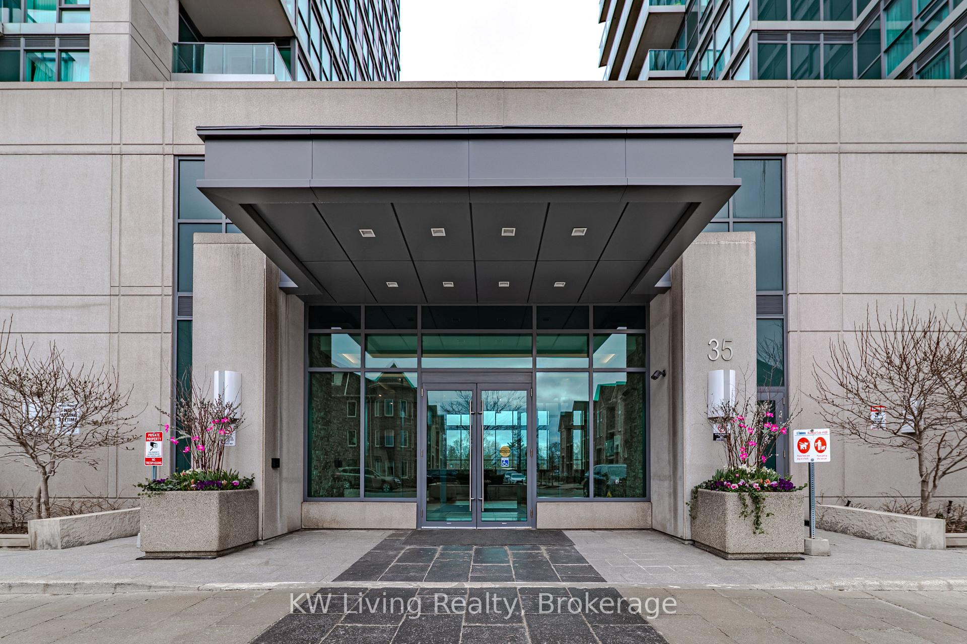 Photo 4 of Unit 102, 35 Brian Peck Crescent, Toronto, Thorncliffe Park — HOMEH