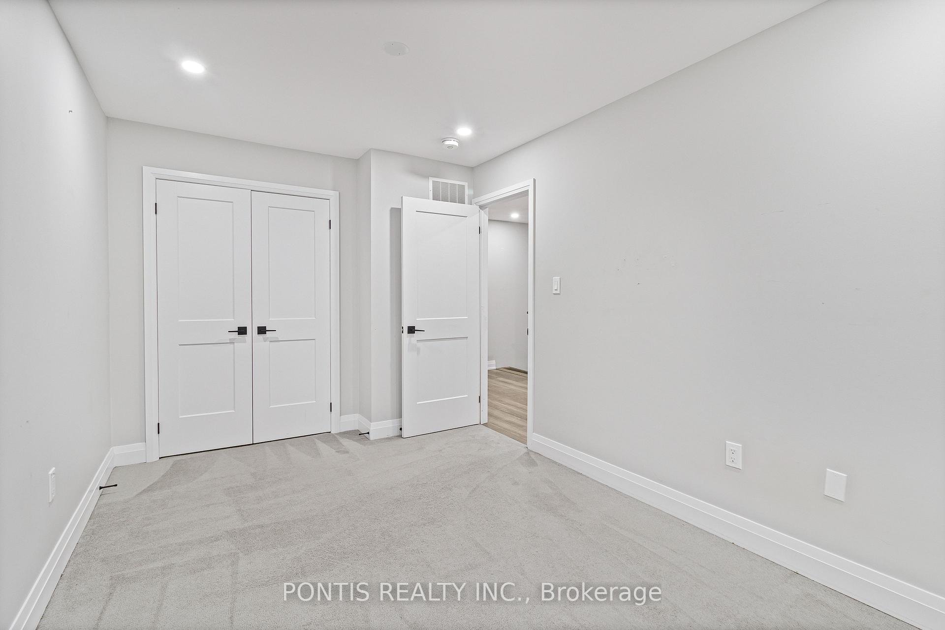 Photo 17 of Unit 18, 21 Stonehart Lane, Barrie, East Bayfield — HOMEH