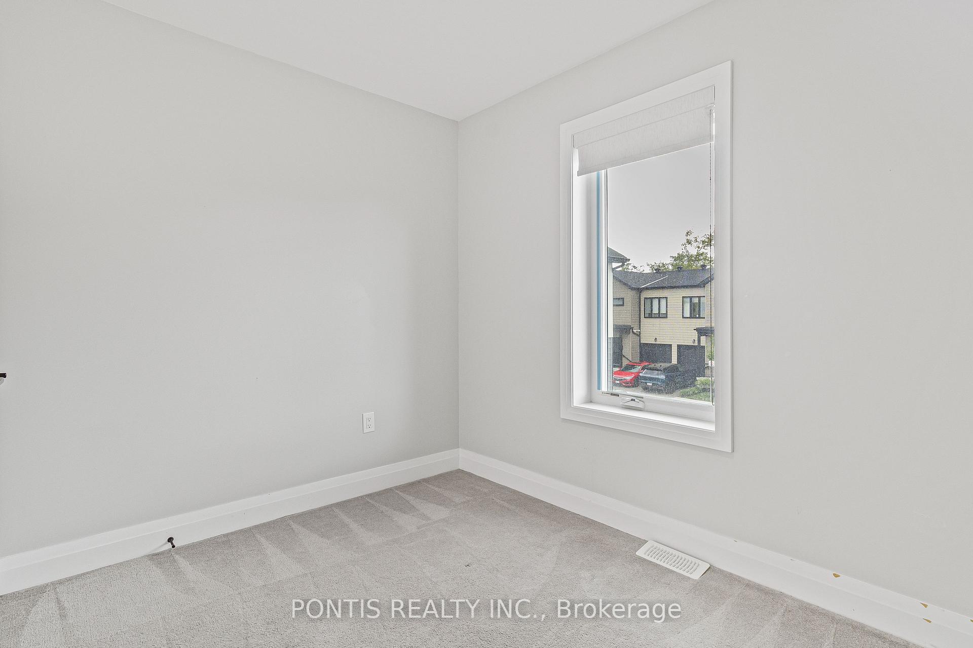 Photo 18 of Unit 18, 21 Stonehart Lane, Barrie, East Bayfield — HOMEH