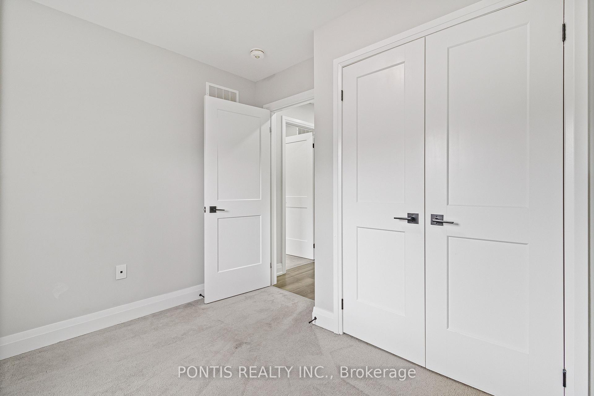 Photo 19 of Unit 18, 21 Stonehart Lane, Barrie, East Bayfield — HOMEH