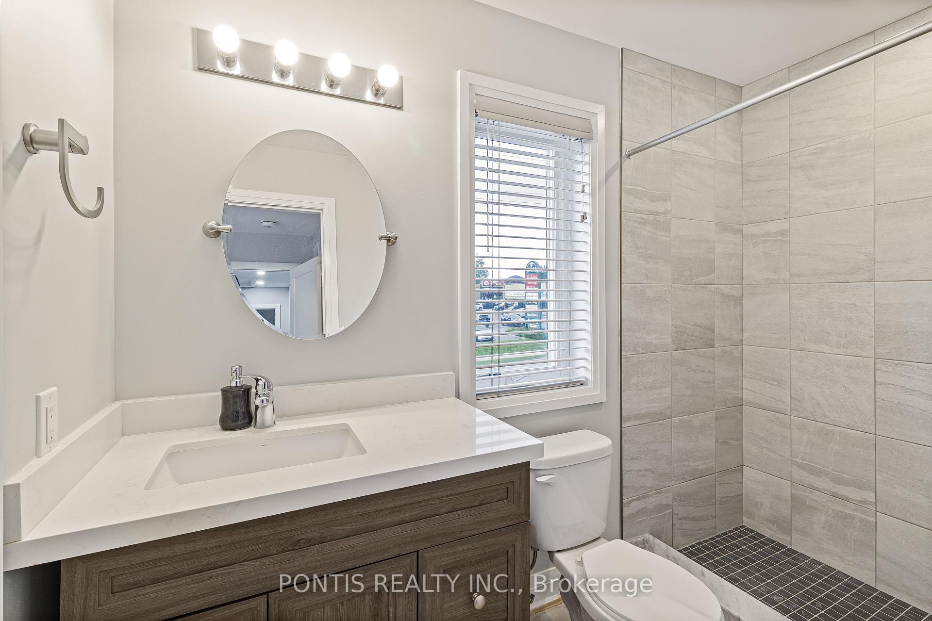 Photo 22 of Unit 18, 21 Stonehart Lane, Barrie, East Bayfield — HOMEH