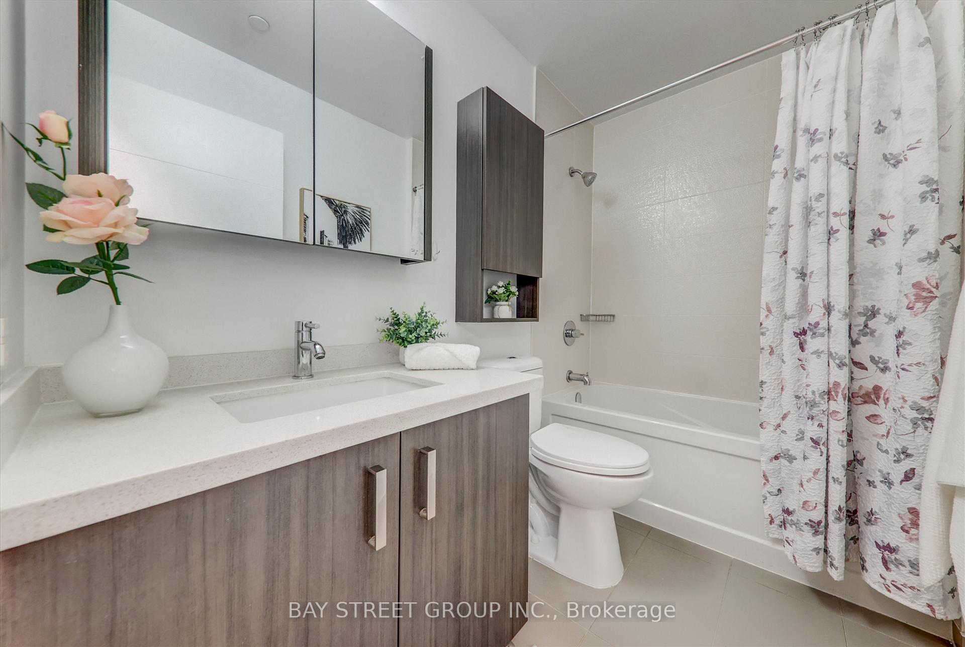 Photo 4 of Unit #116, 28 Uptown Drive, Markham, Unionville — HOMEH