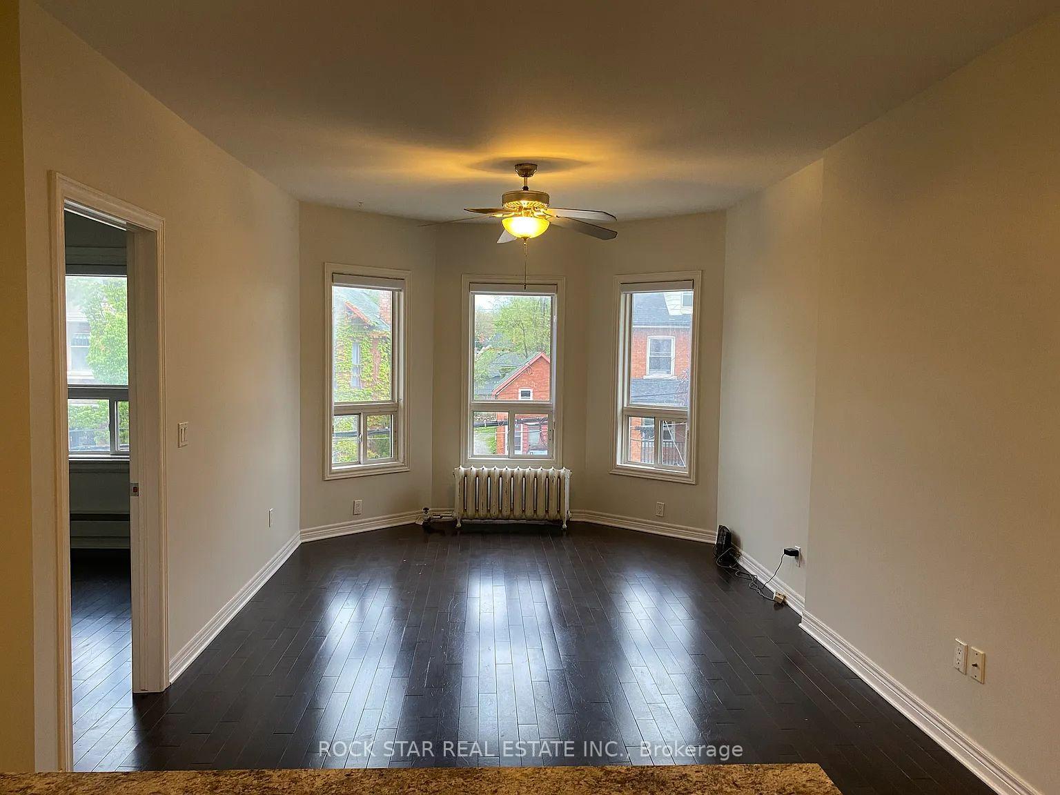 Photo 2 of Unit Unit 2/2nd Floor, 322 Queen Street, Hamilton, Kirkendall — HOMEH