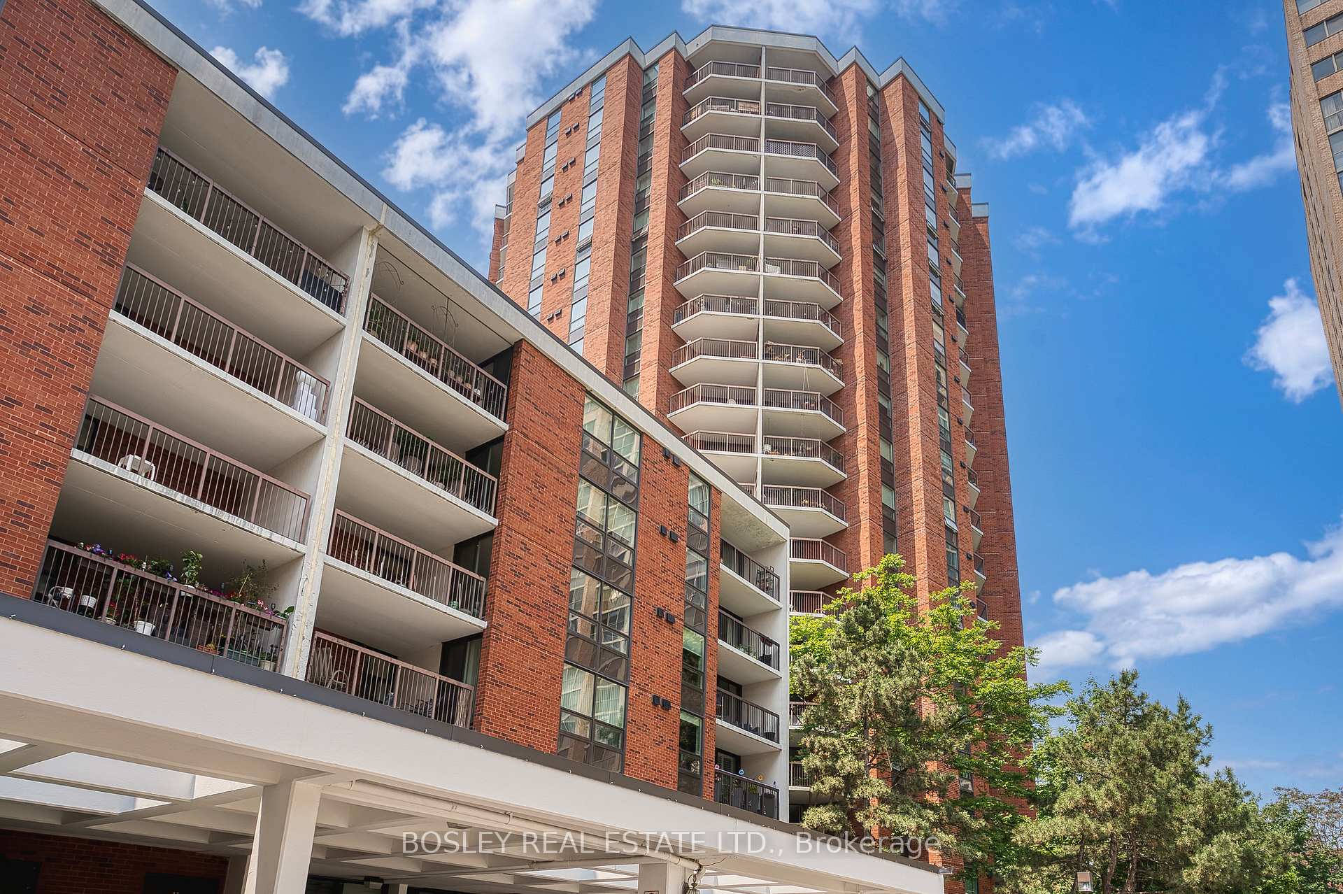 Front of Unit 1923, 77 Maitland Place