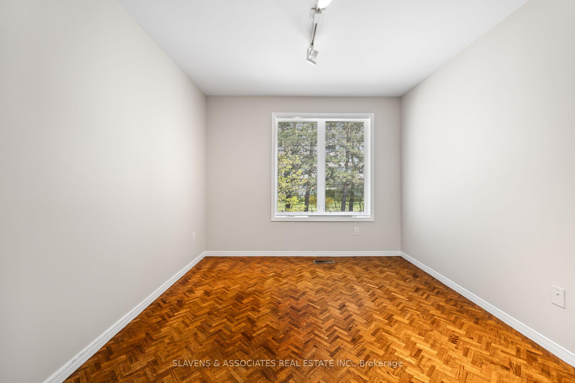 Photo 10 of 35 Lower Village Gate, Toronto, Forest Hill South — HOMEH