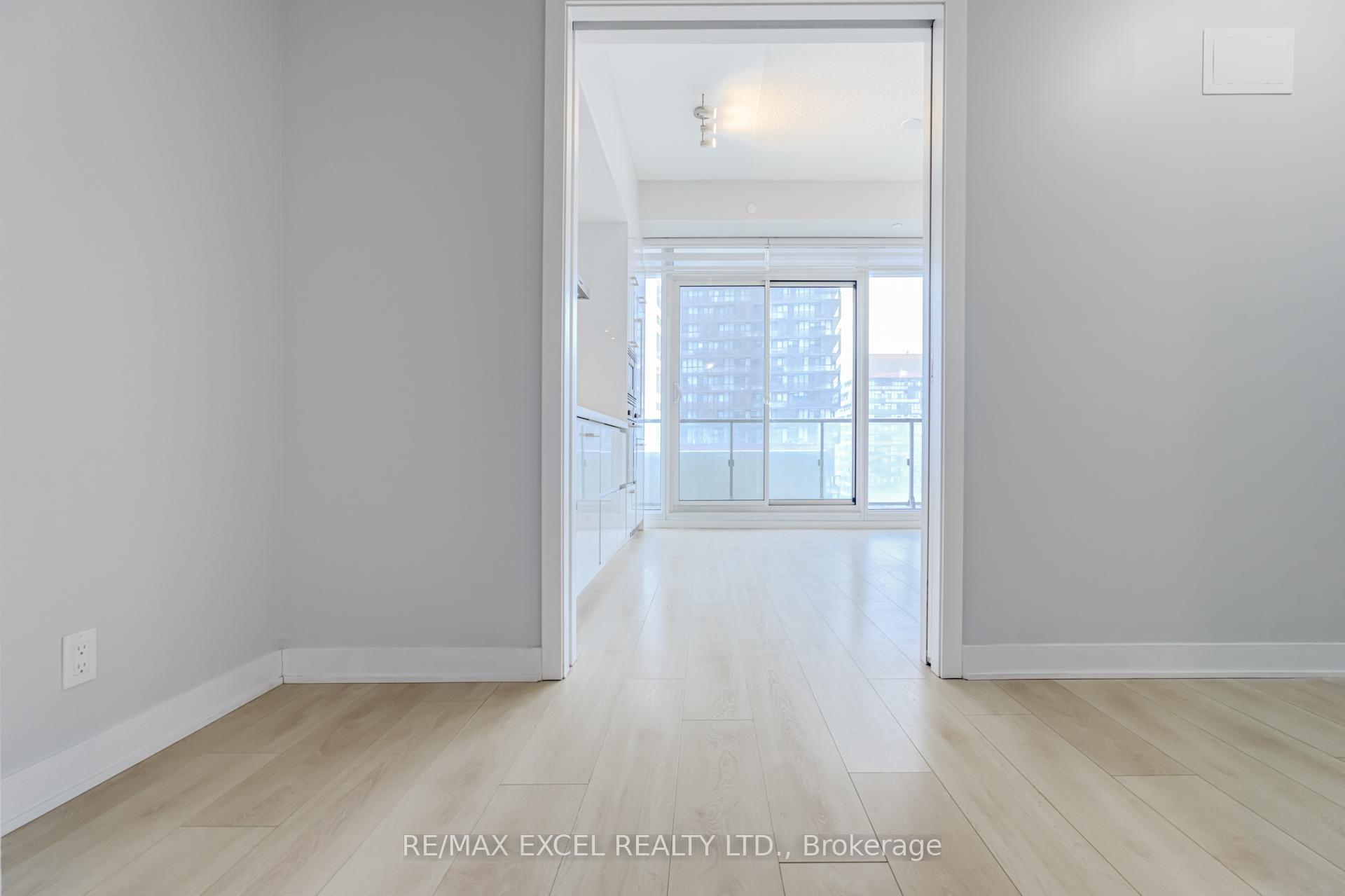 Photo 3 of Unit 2911, 2221 Yonge Street, Toronto, Mount Pleasant West — HOMEH