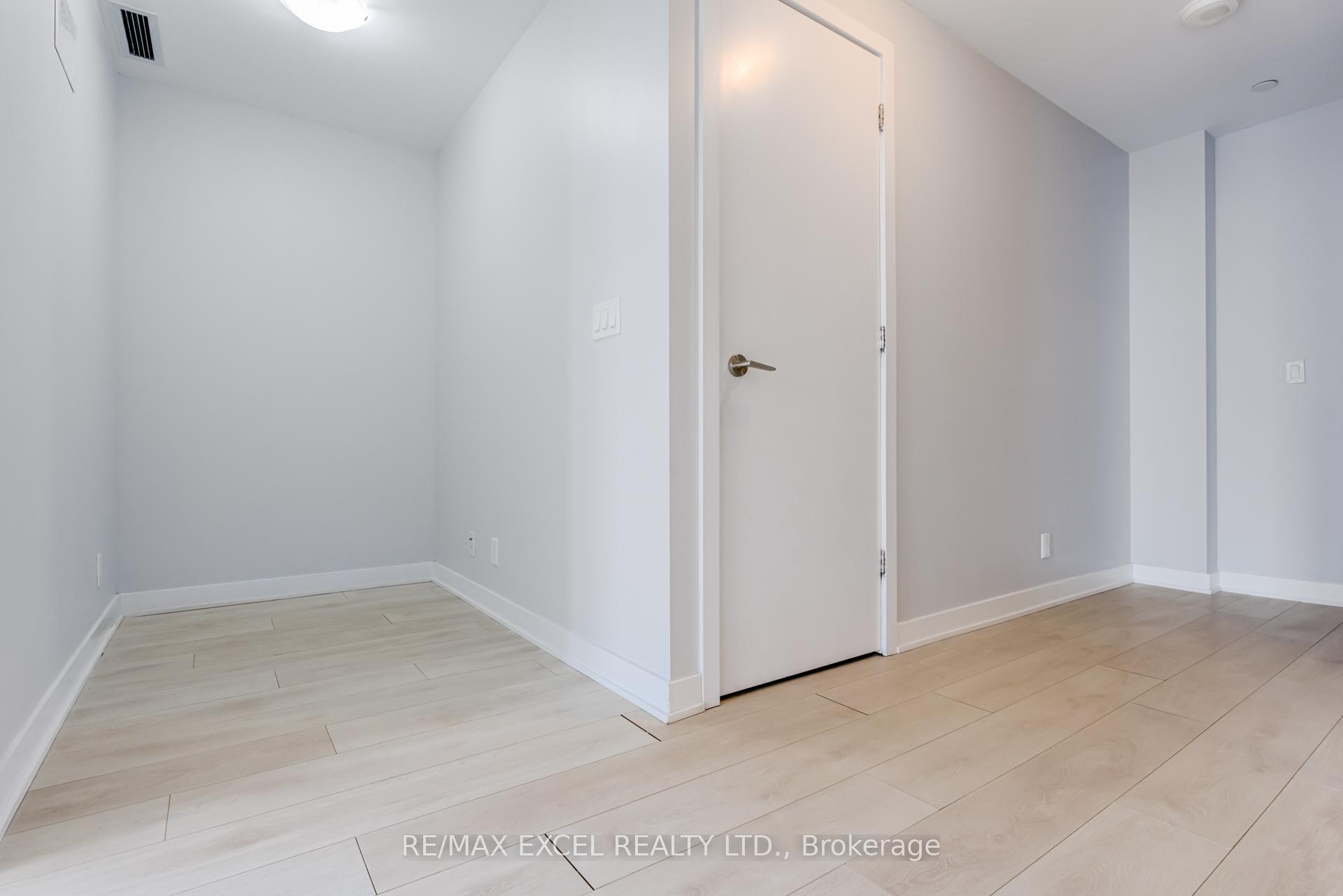 Photo 6 of Unit 2911, 2221 Yonge Street, Toronto, Mount Pleasant West — HOMEH