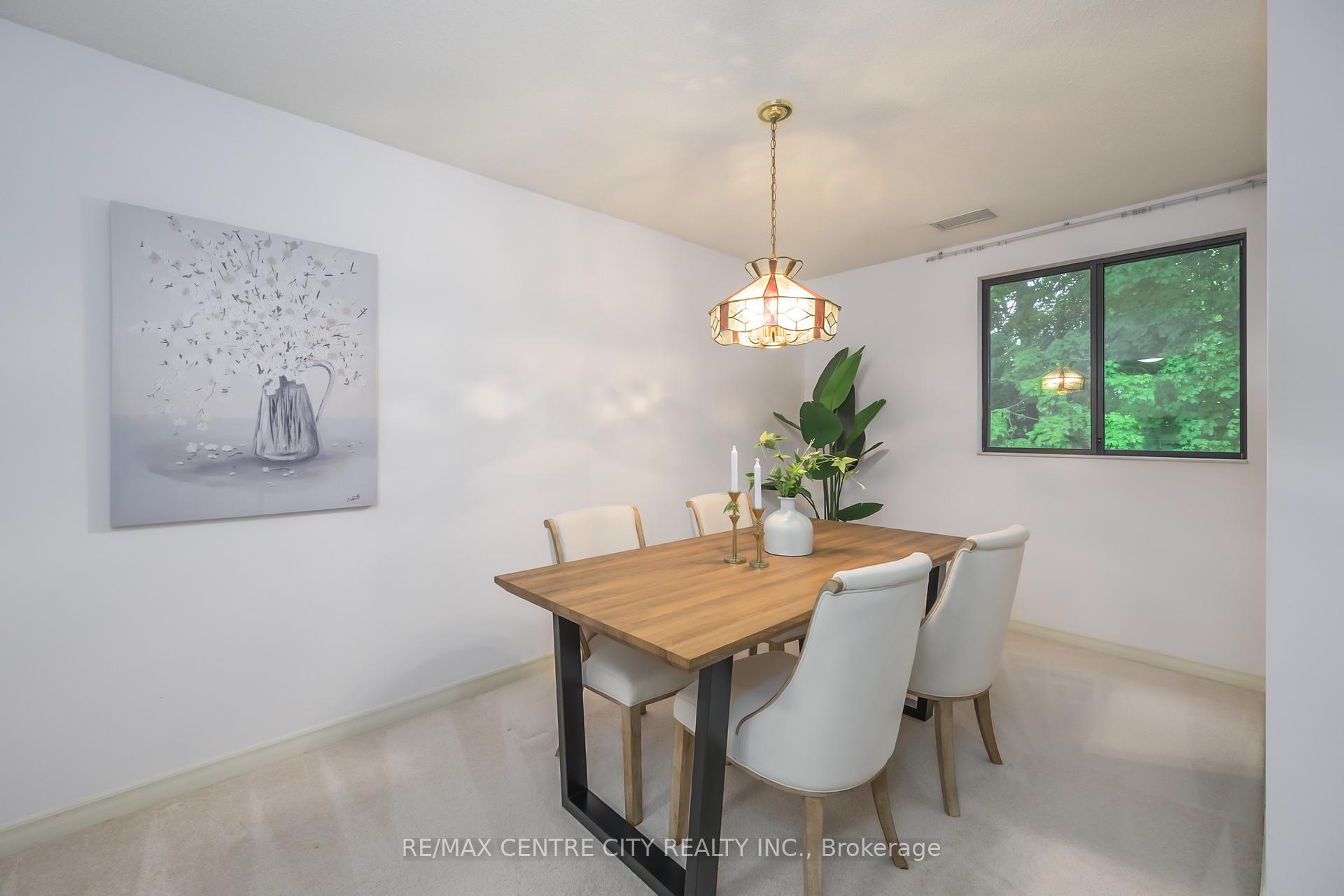 Photo 2 of Unit 206, 200 Everglade Crescent, London, North P — HOMEH