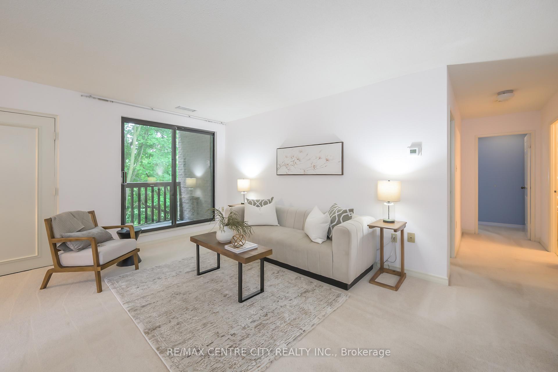 Photo 5 of Unit 206, 200 Everglade Crescent, London, North P — HOMEH