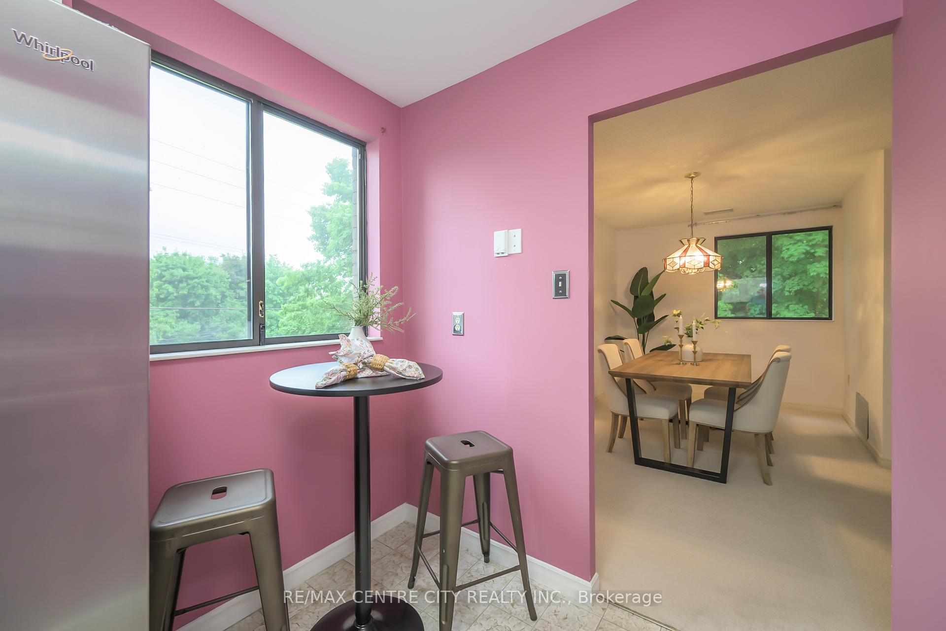 Photo 12 of Unit 206, 200 Everglade Crescent, London, North P — HOMEH