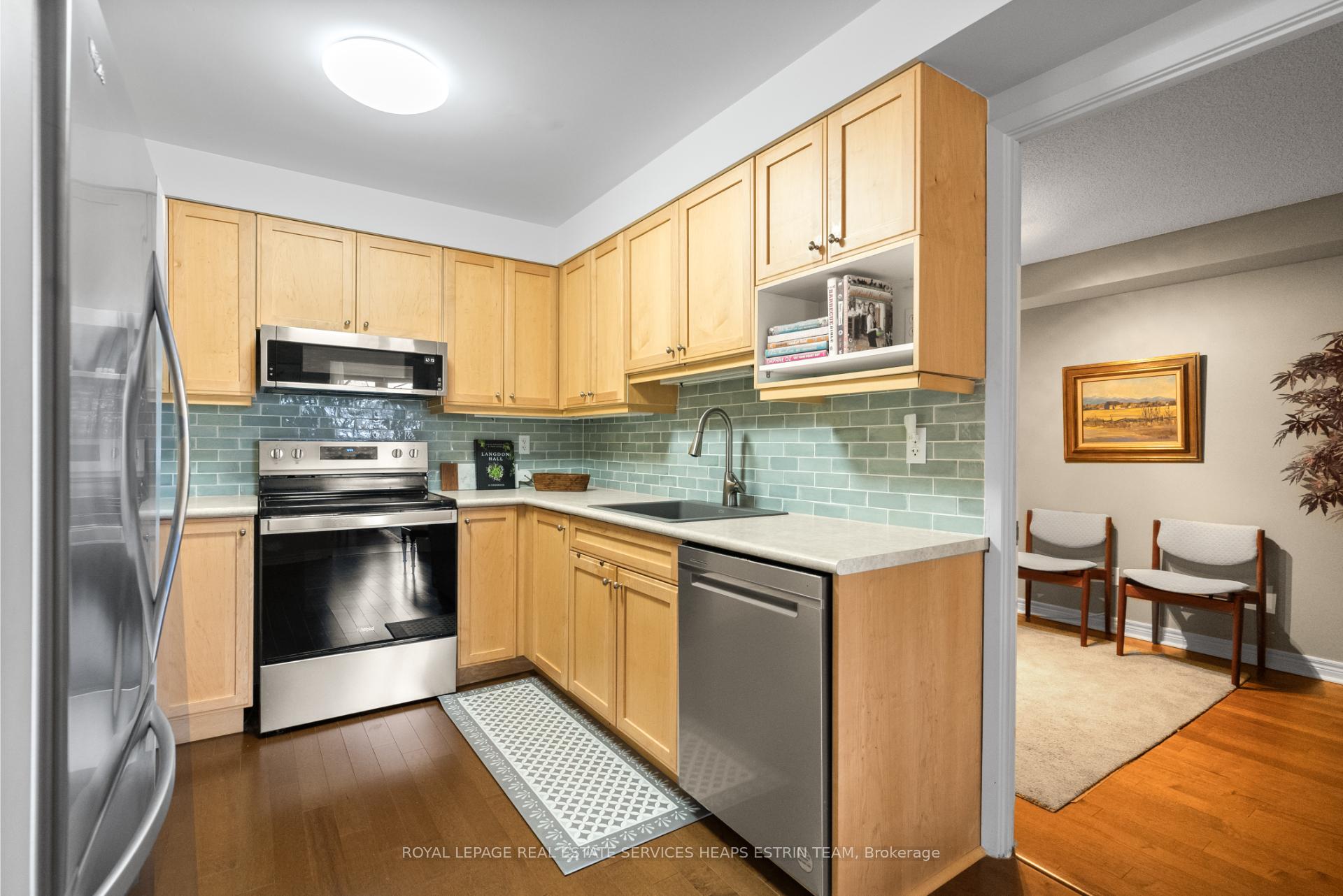 Photo 9 of Unit 102, 645 Millwood Road, Toronto, Mount Pleasant East — HOMEH