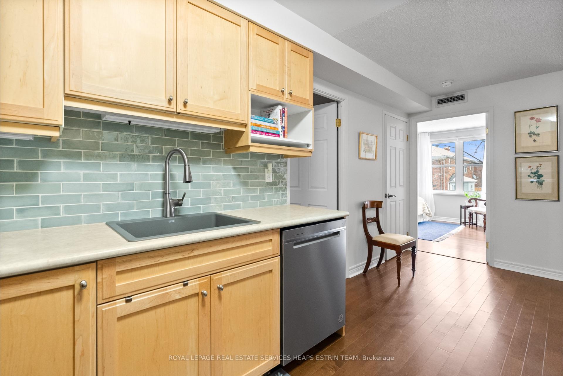 Photo 5 of Unit 102, 645 Millwood Road, Toronto, Mount Pleasant East — HOMEH