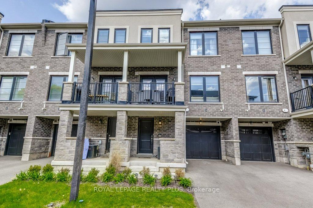 Front of Unit 34, 383 Dundas Street E