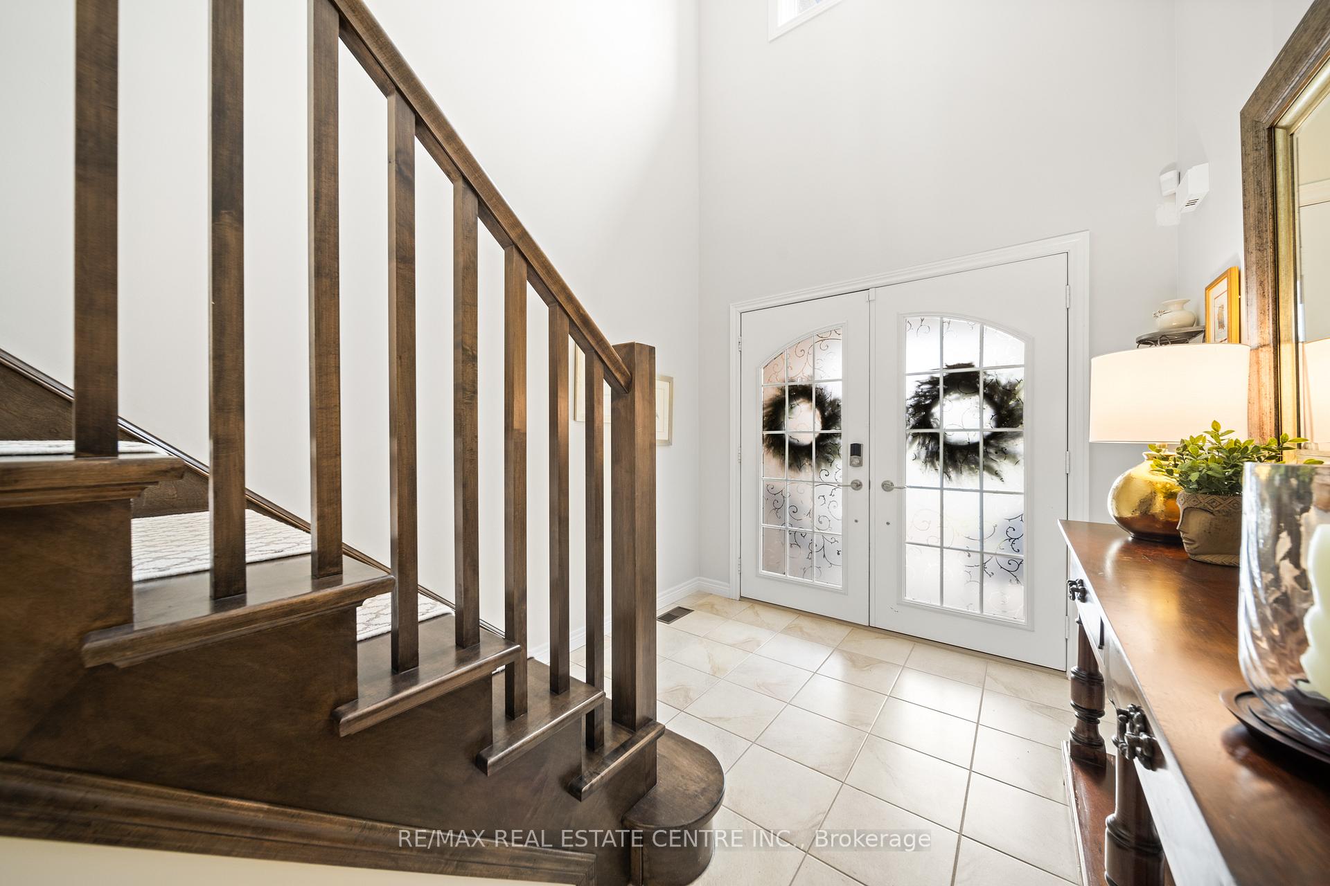 Photo 6 of Unit 17, 441 Stonehenge Drive, Hamilton, Meadowlands — HOMEH