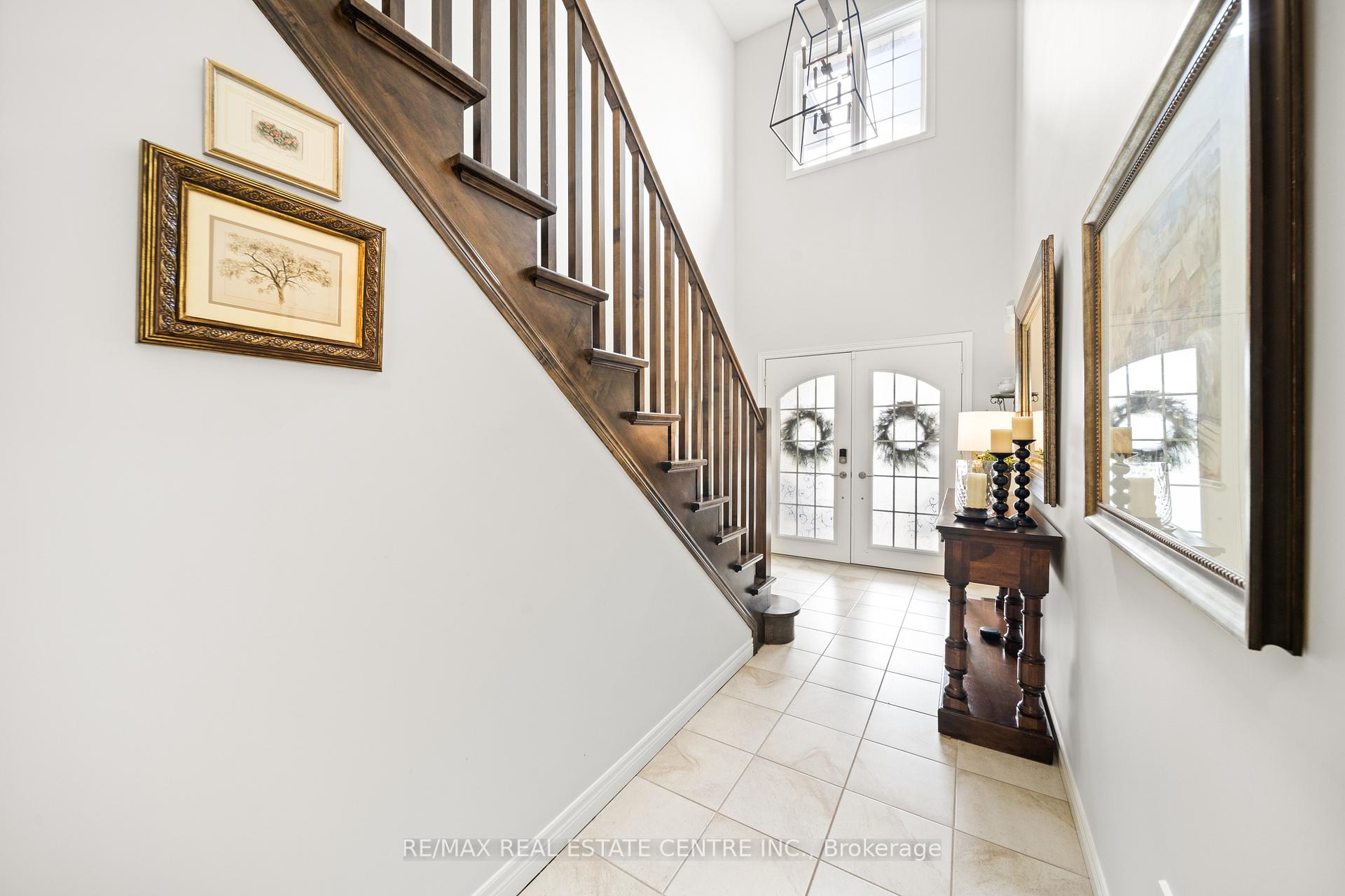 Photo 2 of Unit 17, 441 Stonehenge Drive, Hamilton, Meadowlands — HOMEH