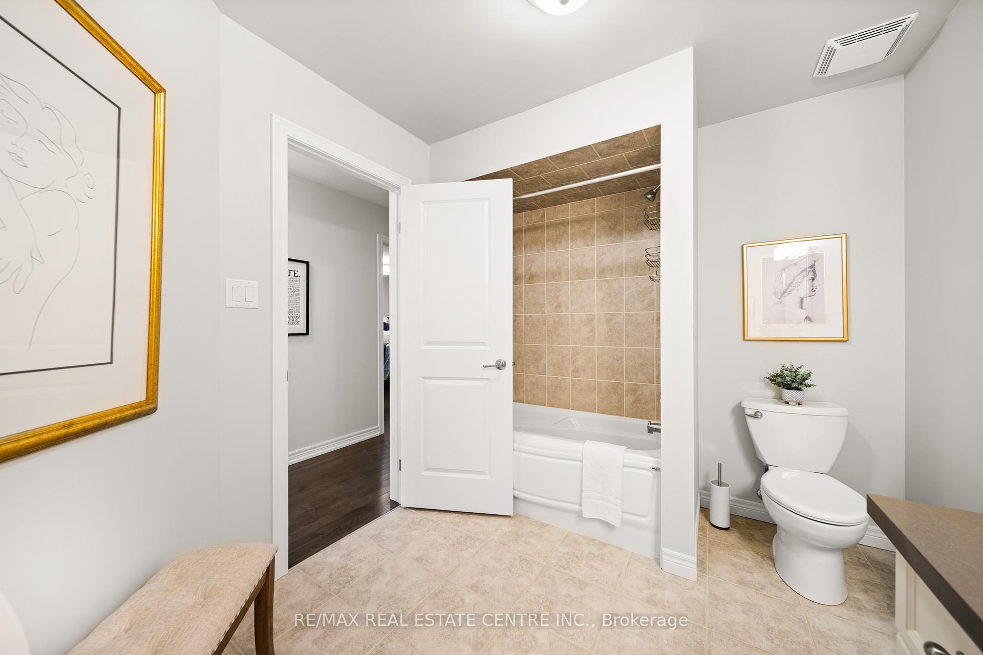 Photo 33 of Unit 17, 441 Stonehenge Drive, Hamilton, Meadowlands — HOMEH