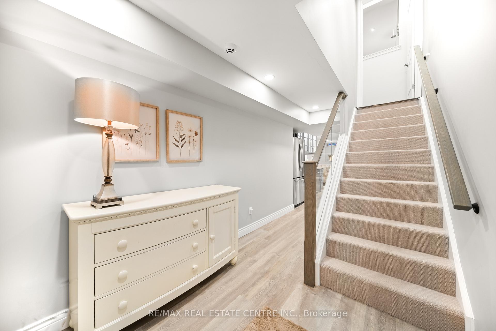 Photo 32 of Unit 17, 441 Stonehenge Drive, Hamilton, Meadowlands — HOMEH