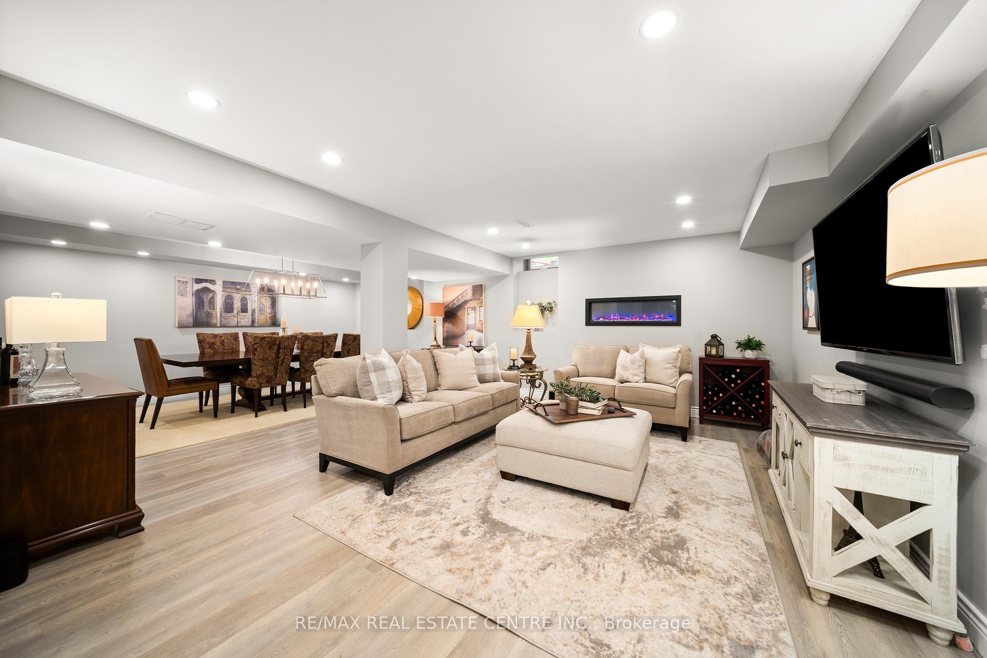 Photo 34 of Unit 17, 441 Stonehenge Drive, Hamilton, Meadowlands — HOMEH