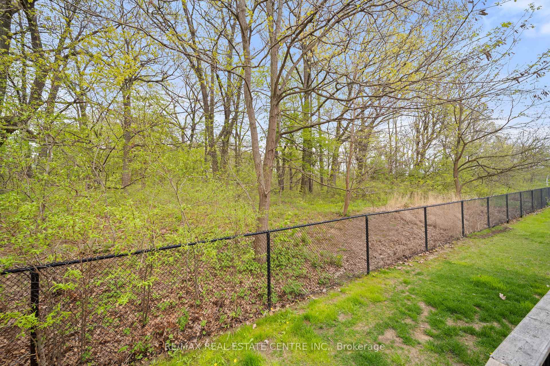 Photo 44 of Unit 17, 441 Stonehenge Drive, Hamilton, Meadowlands — HOMEH