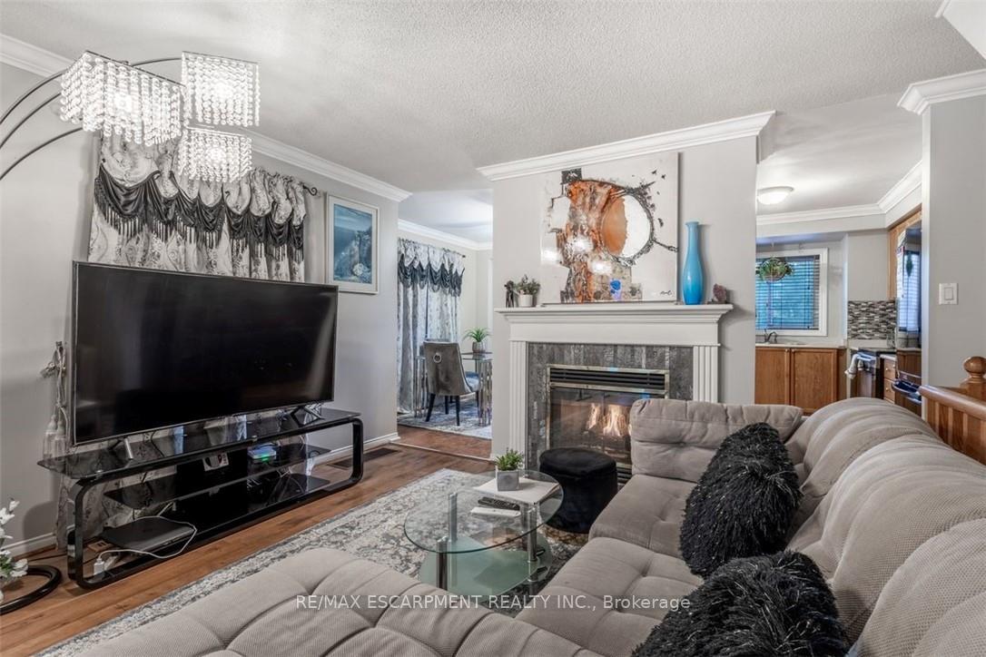 Photo 5 of Unit 11, 75 Ryans Way, Hamilton, Waterdown — HOMEH