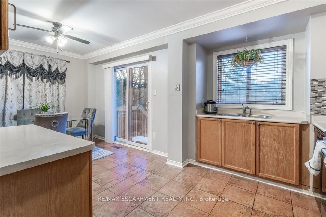 Photo 10 of Unit 11, 75 Ryans Way, Hamilton, Waterdown — HOMEH